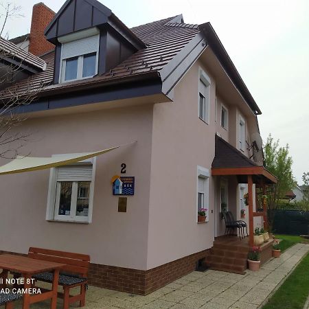 Forras-G Vendeghaz Apartment Buk Bagian luar foto