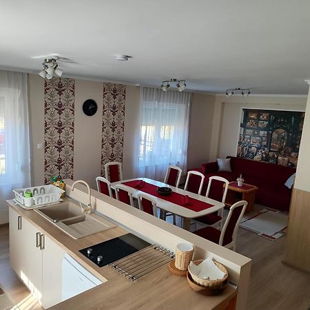 Forras-G Vendeghaz Apartment Buk Bagian luar foto