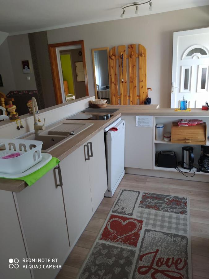 Forras-G Vendeghaz Apartment Buk Bagian luar foto