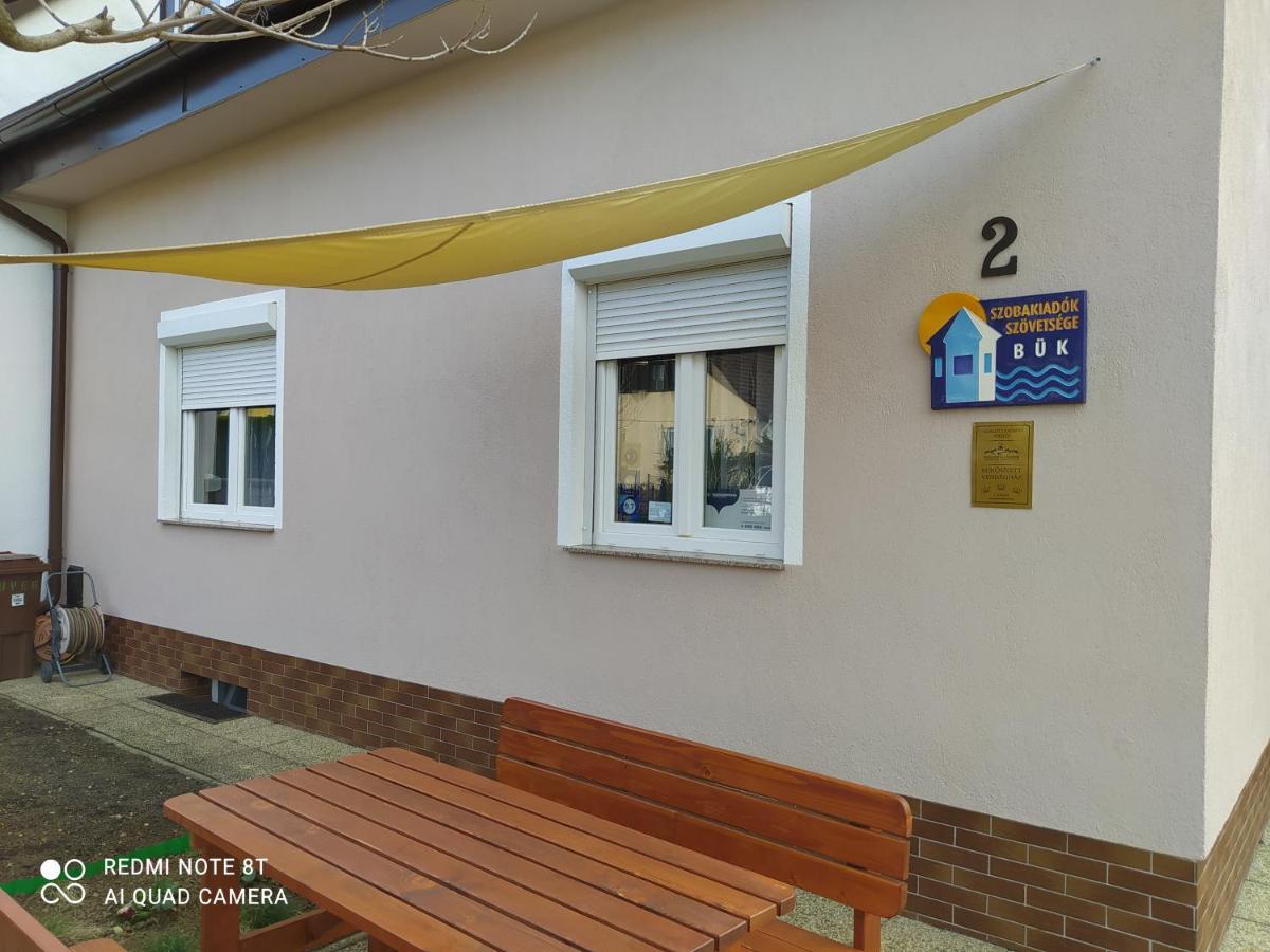 Forras-G Vendeghaz Apartment Buk Bagian luar foto
