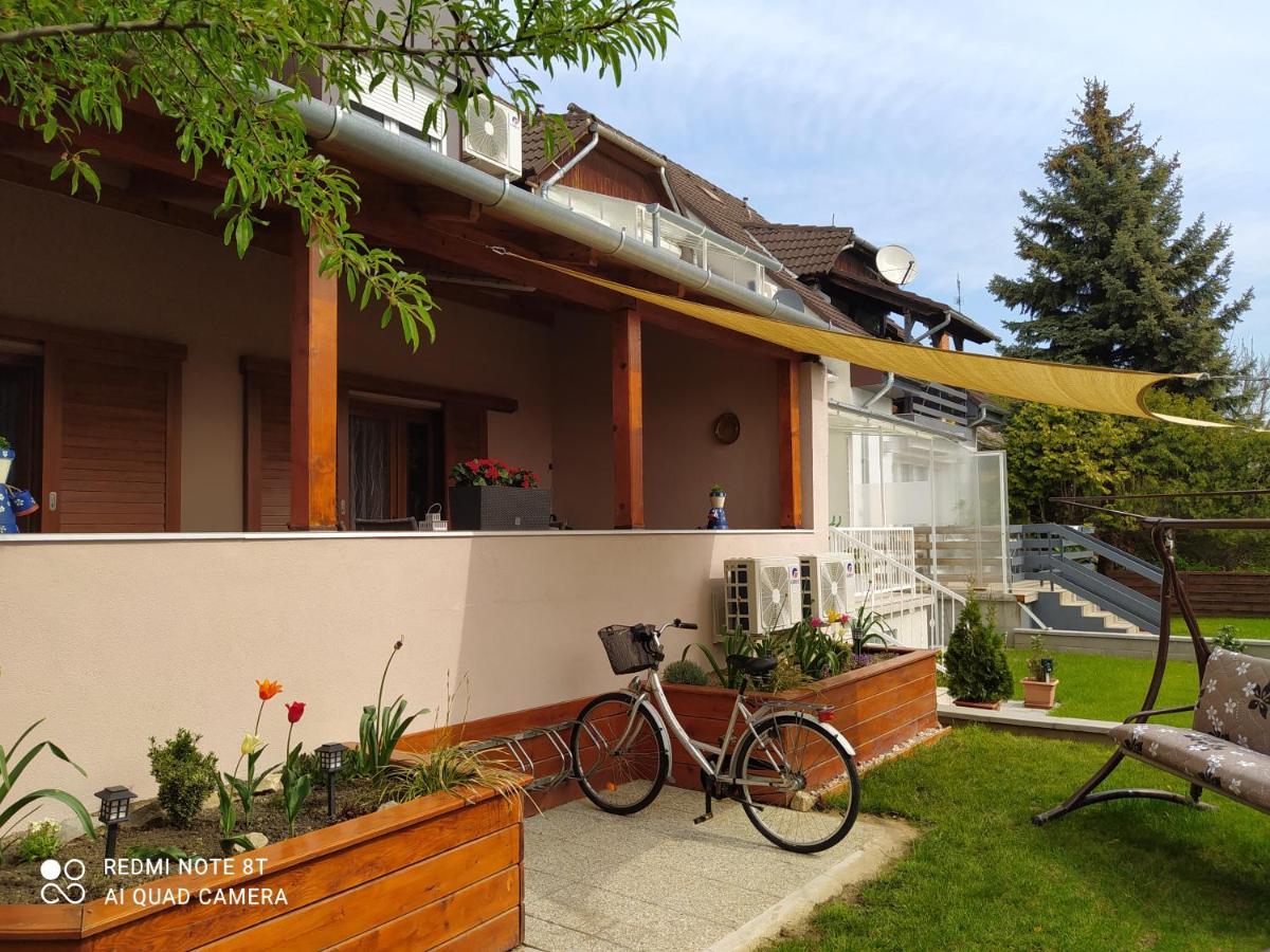 Forras-G Vendeghaz Apartment Buk Bagian luar foto