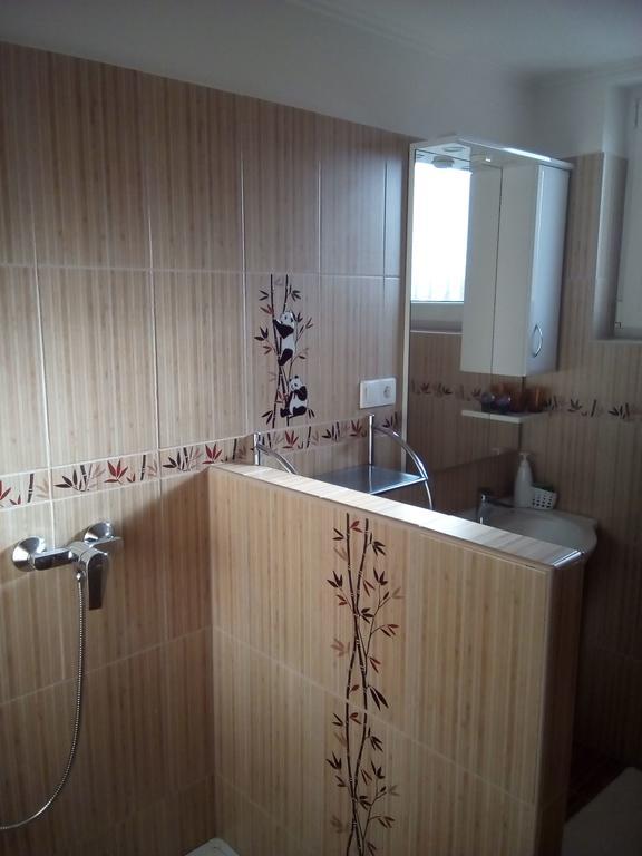 Forras-G Vendeghaz Apartment Buk Bagian luar foto